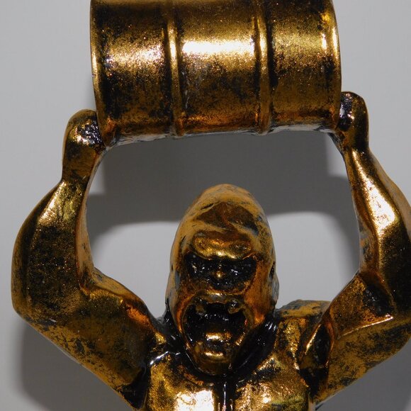 9.5" Gold Black Spackle resin KING KONG Holding Barrel overhead figure Figurine - Picture 3 of 9